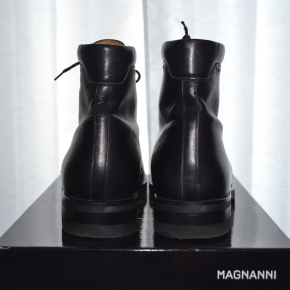Magnanni Fairfax Grey Men’s Wingtip Boot in Black main image 4